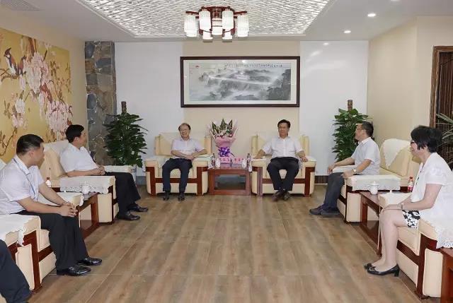 1543219671756425.jpg 座谈会现场-46cc7ec5-d954-41d5-9787-b7176a188138.jpg